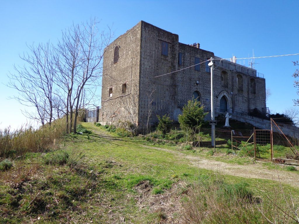 MONTE GAURO, IL MAESTOSO GIGANTE DEI CAMPI FLEGREI